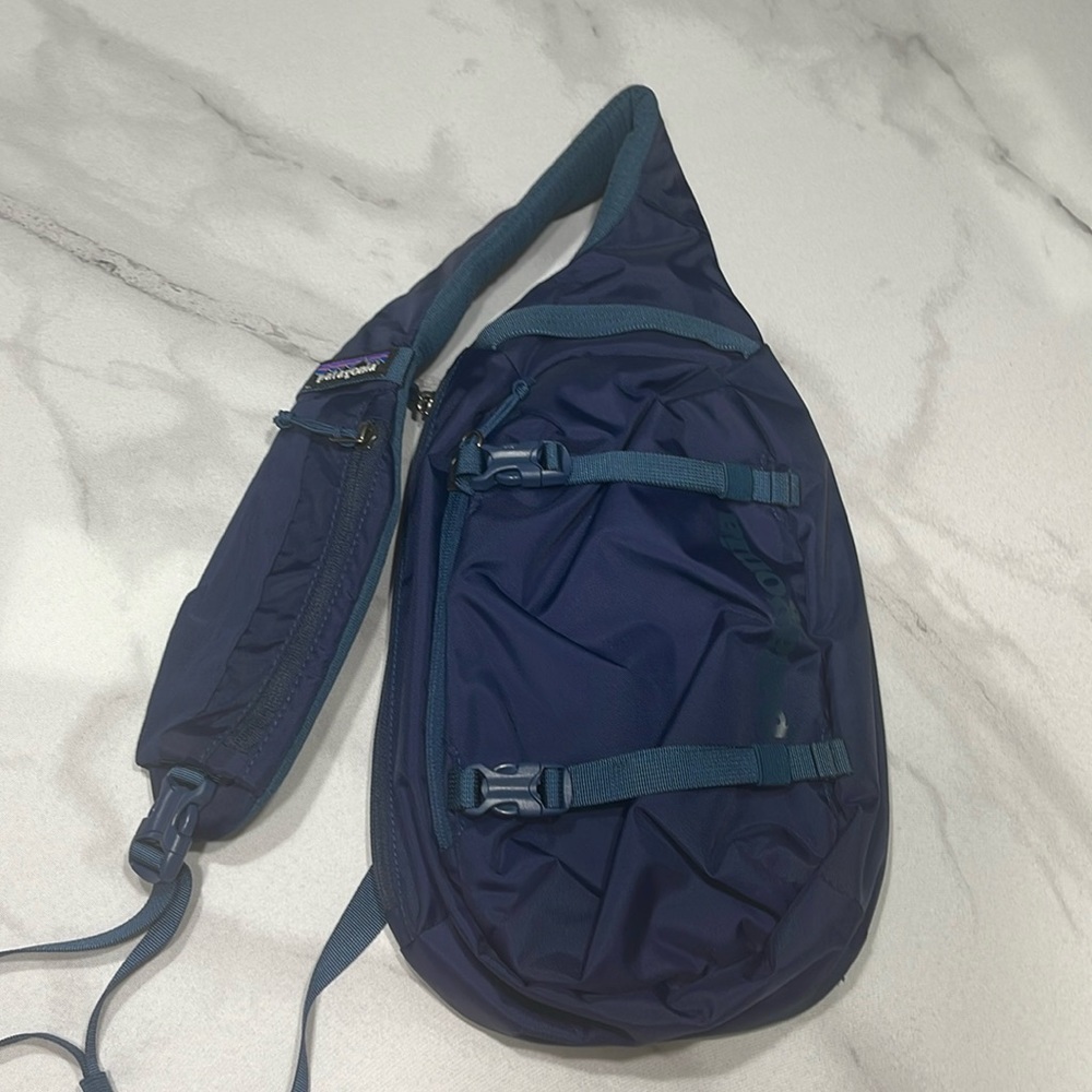 Patagonia sling bag/ NWOT